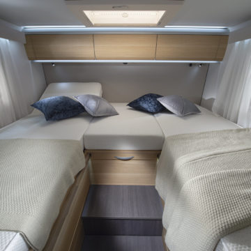 Adria Matrix Plus 670 SL - ločeni postelji