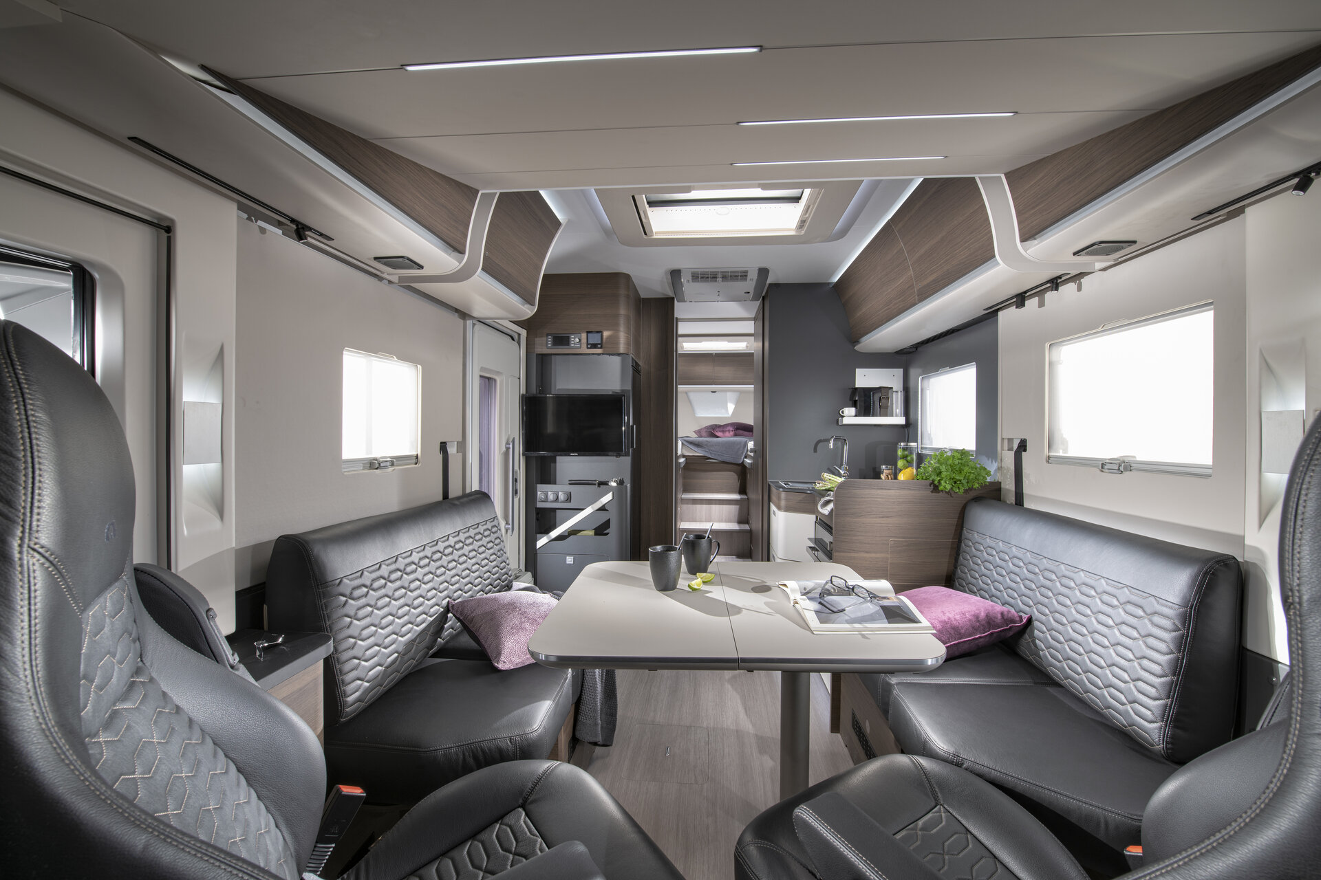 Notranjost Adriinega avtodoma Sonic Supreme 700 DL