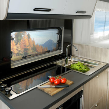 Kuhinja v avtodomu Sun Living C65SL