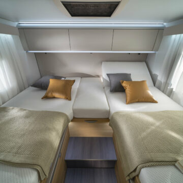 Ločeni postelji v Adriinem avtodomu Coral XL Acess 660 SL