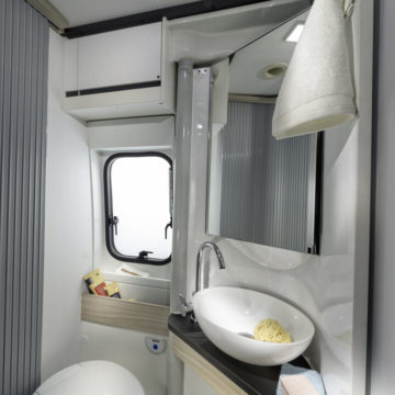 Van Adria Twin Plus kopalnica v 640SLB